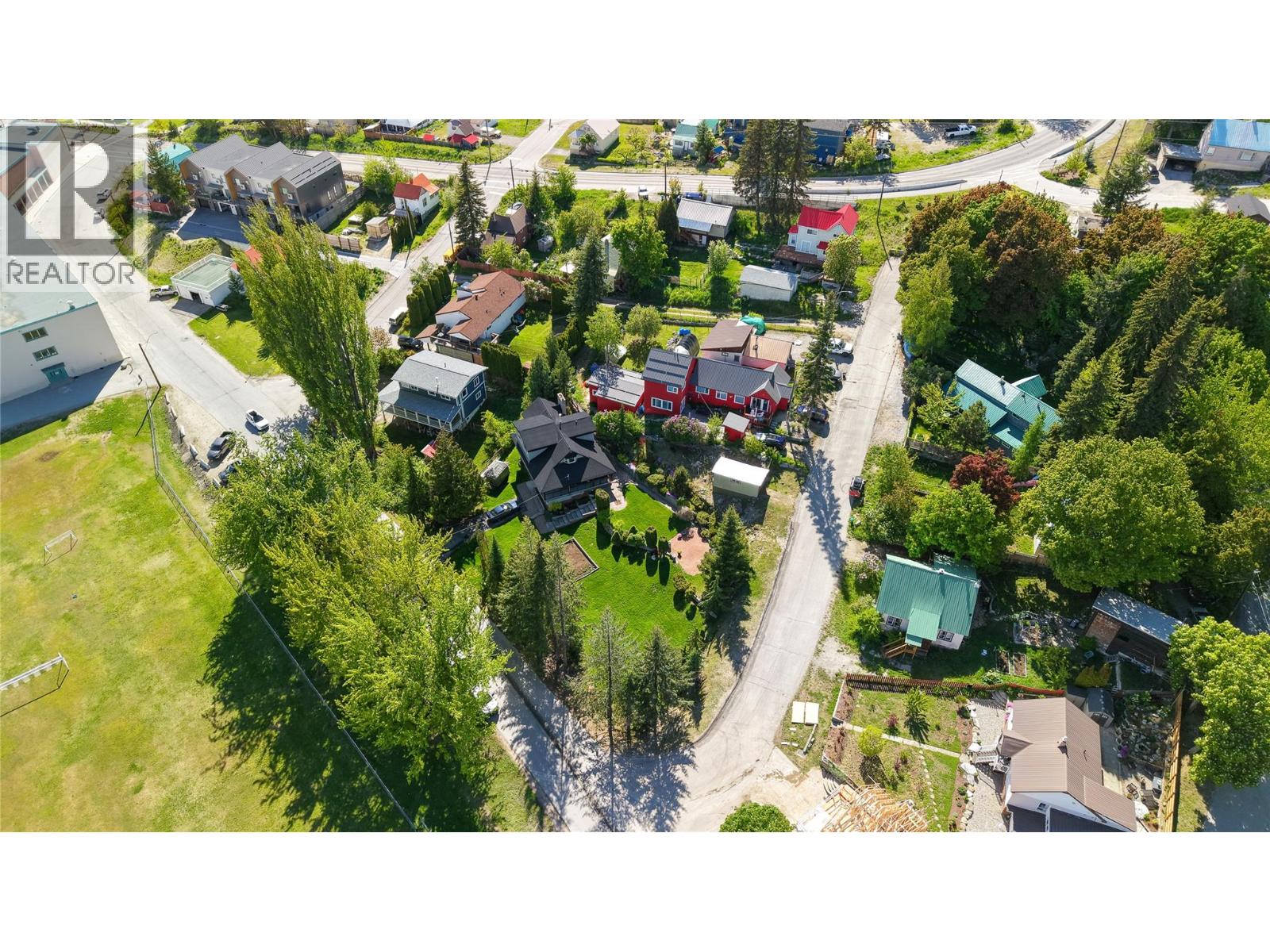 2058 Fifth Avenue, Rossland, British Columbia  V0G 1Y0 - Photo 49 - 10388251