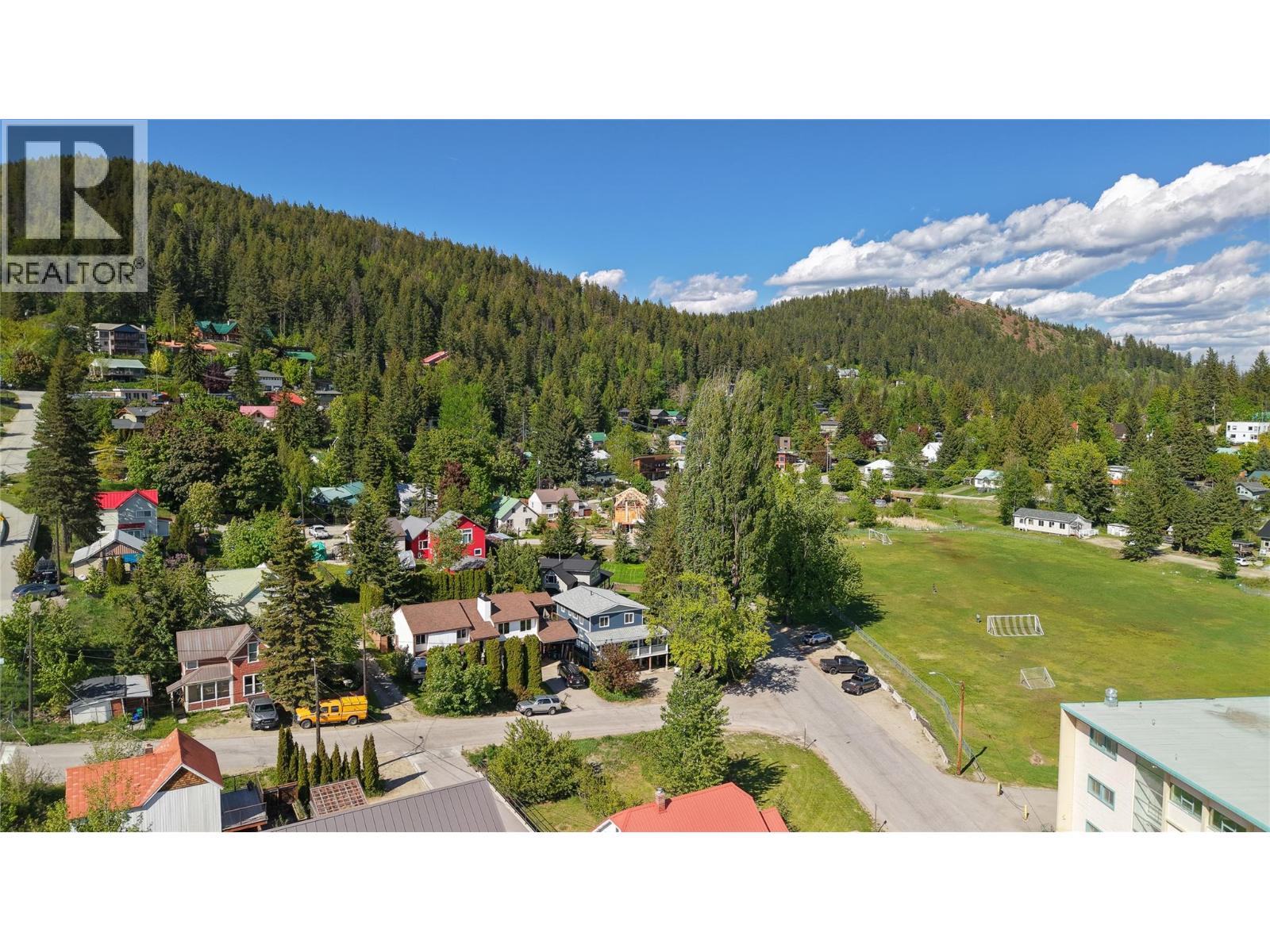 2058 Fifth Avenue, Rossland, British Columbia  V0G 1Y0 - Photo 48 - 10388251