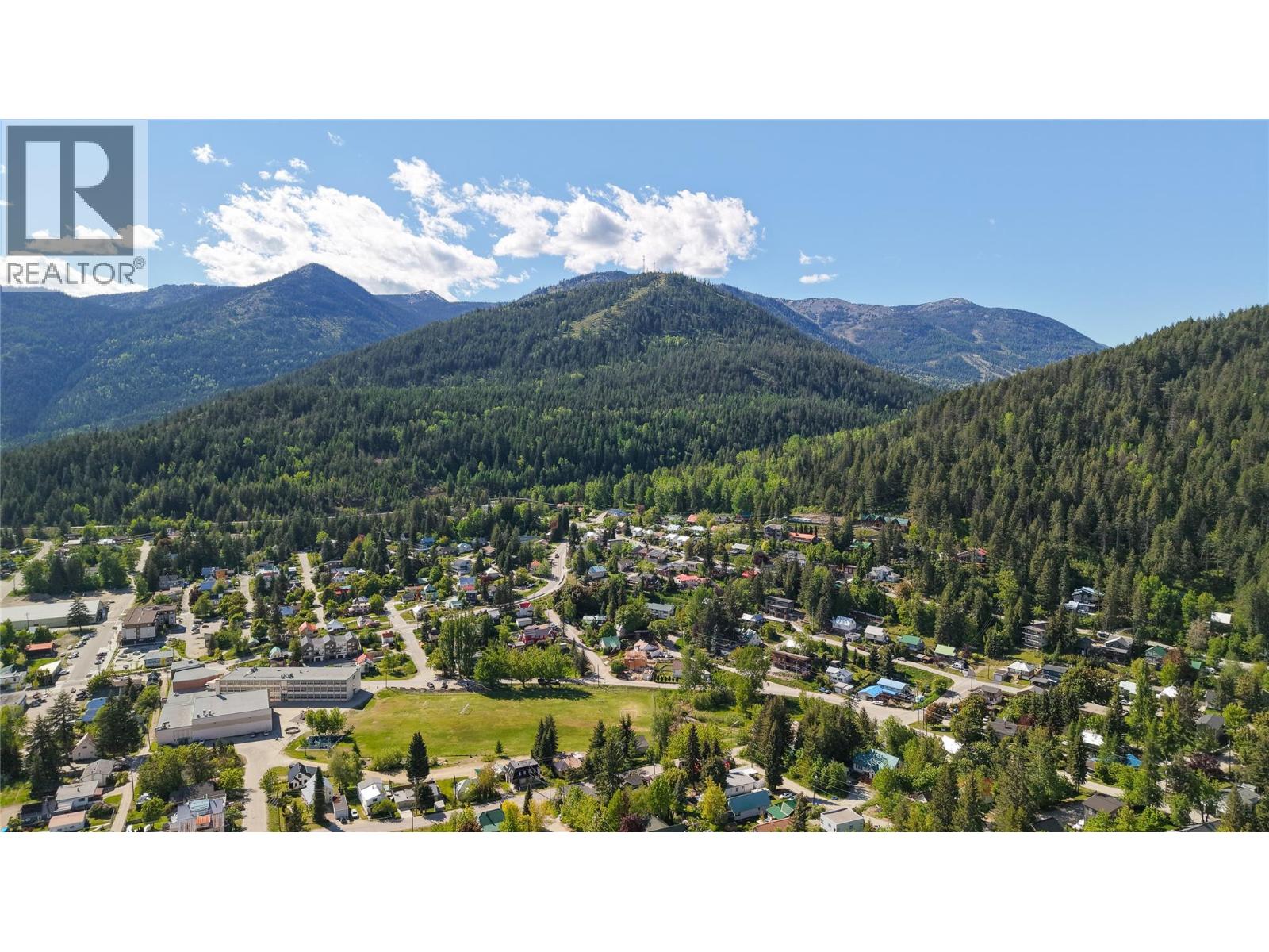 2058 Fifth Avenue, Rossland, British Columbia  V0G 1Y0 - Photo 4 - 10388251