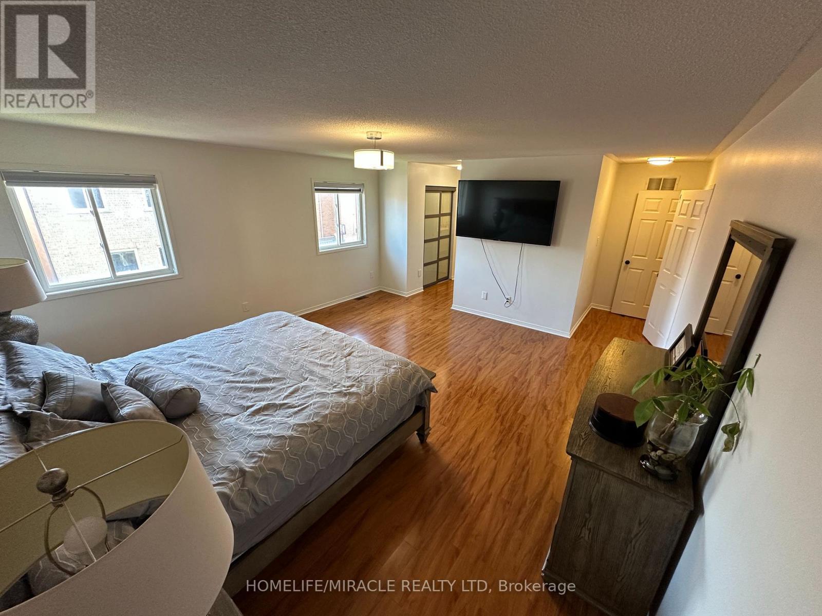 65 Fairhill Avenue, Brampton, Ontario  L7A 2E8 - Photo 16 - W12968006