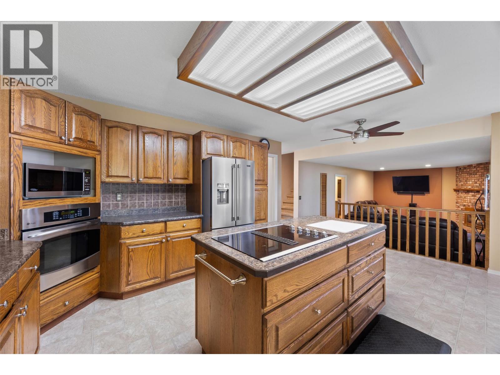945 Nicolani Drive, Kamloops, British Columbia  V2B 8C6 - Photo 12 - 10388412