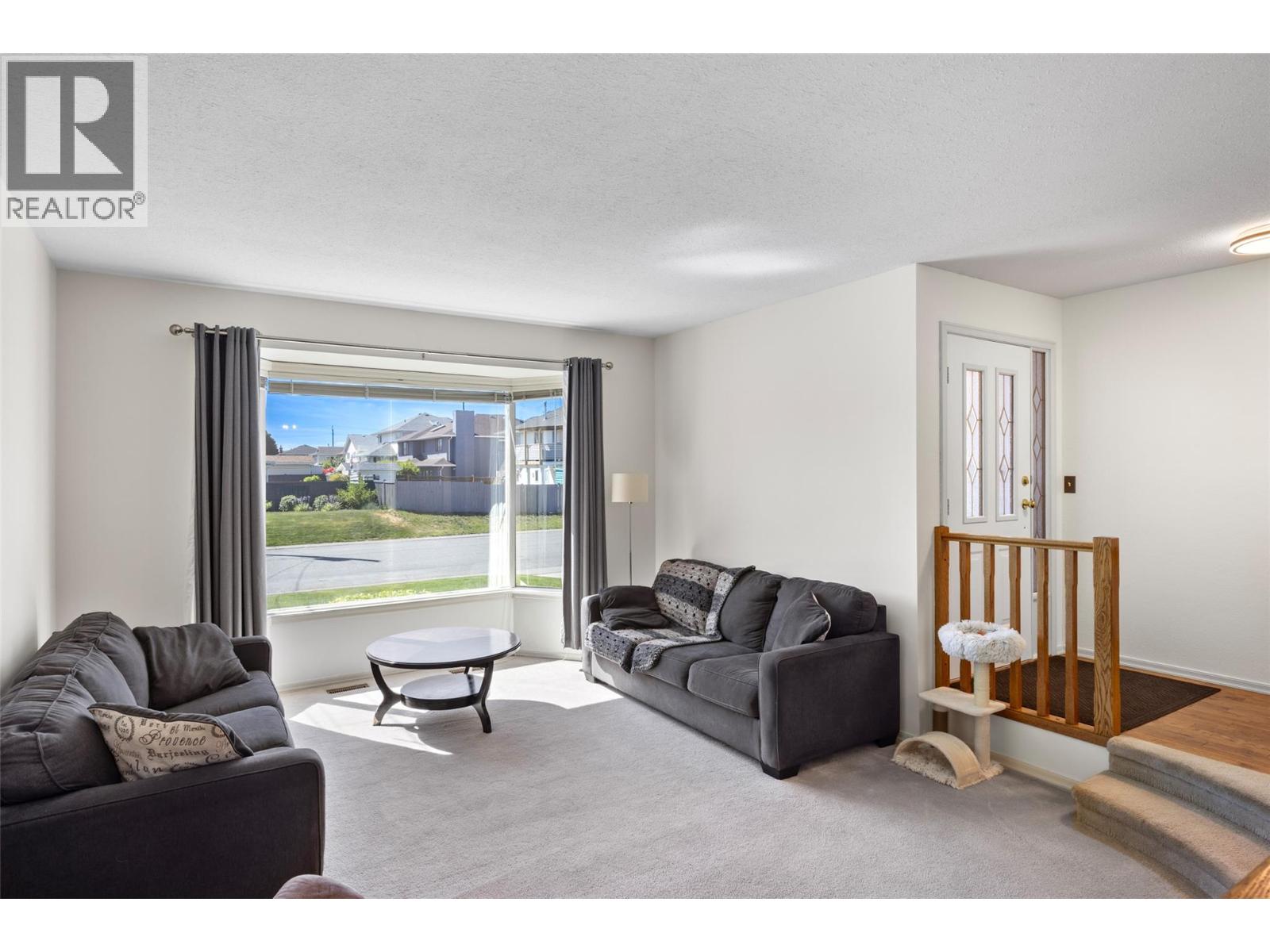 945 Nicolani Drive, Kamloops, British Columbia  V2B 8C6 - Photo 7 - 10388412