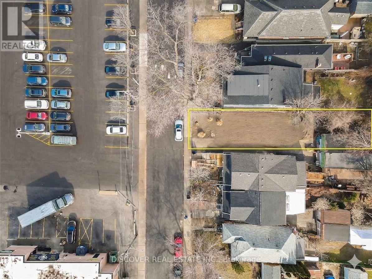 95 Gainsborough Road, Toronto, Ontario  M4L 3C3 - Photo 2 - E13159100