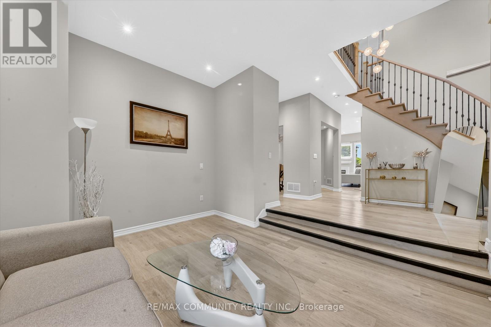 154 Thicket Crescent, Pickering, Ontario L1V 6V7 - Photo 10 - E13159130