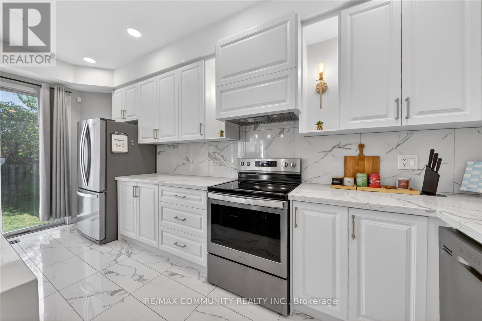 154 Thicket Crescent, Pickering, Ontario L1V 6V7 - Photo 18 - E13159130
