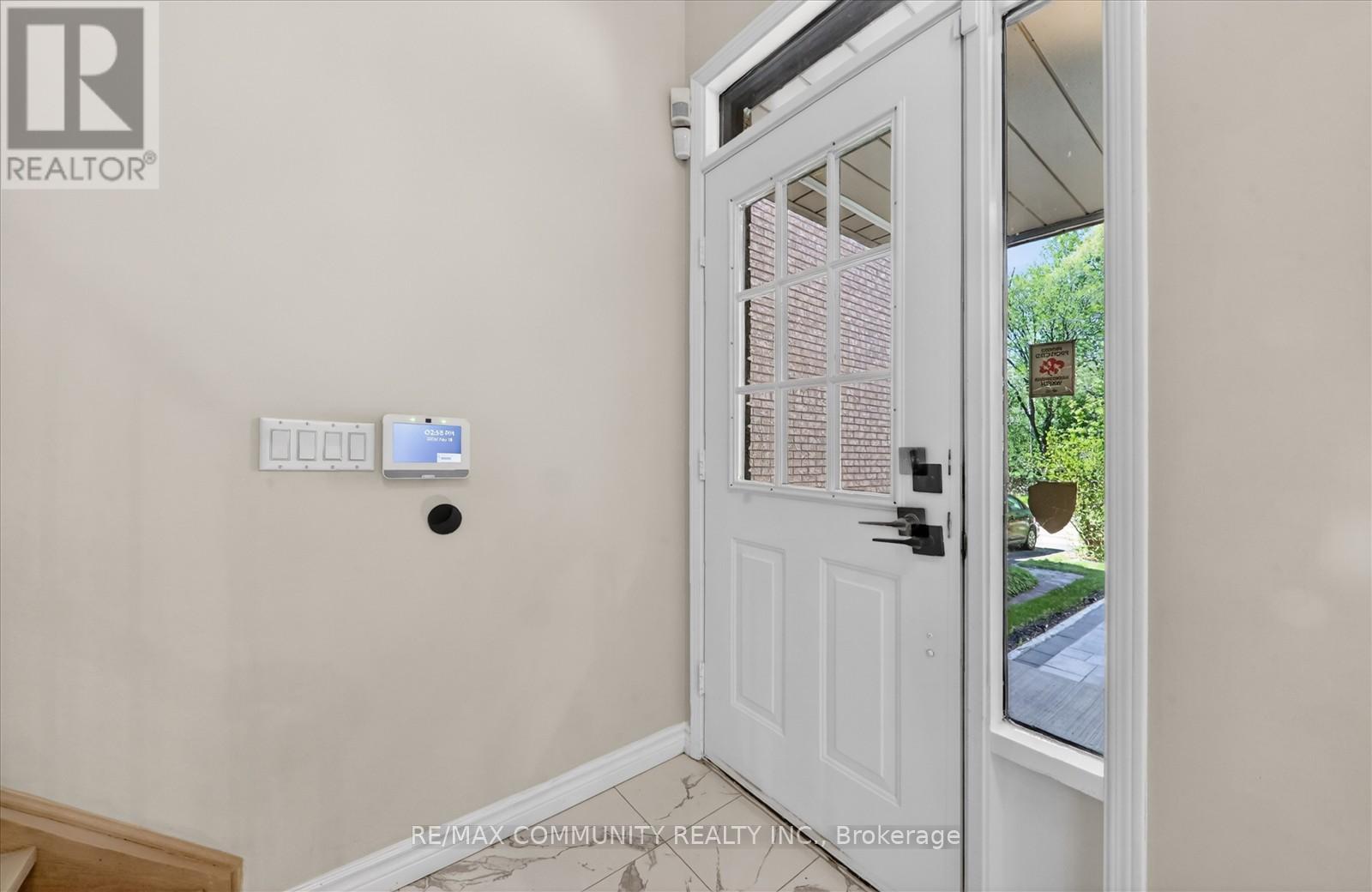 154 Thicket Crescent, Pickering, Ontario L1V 6V7 - Photo 6 - E13159130