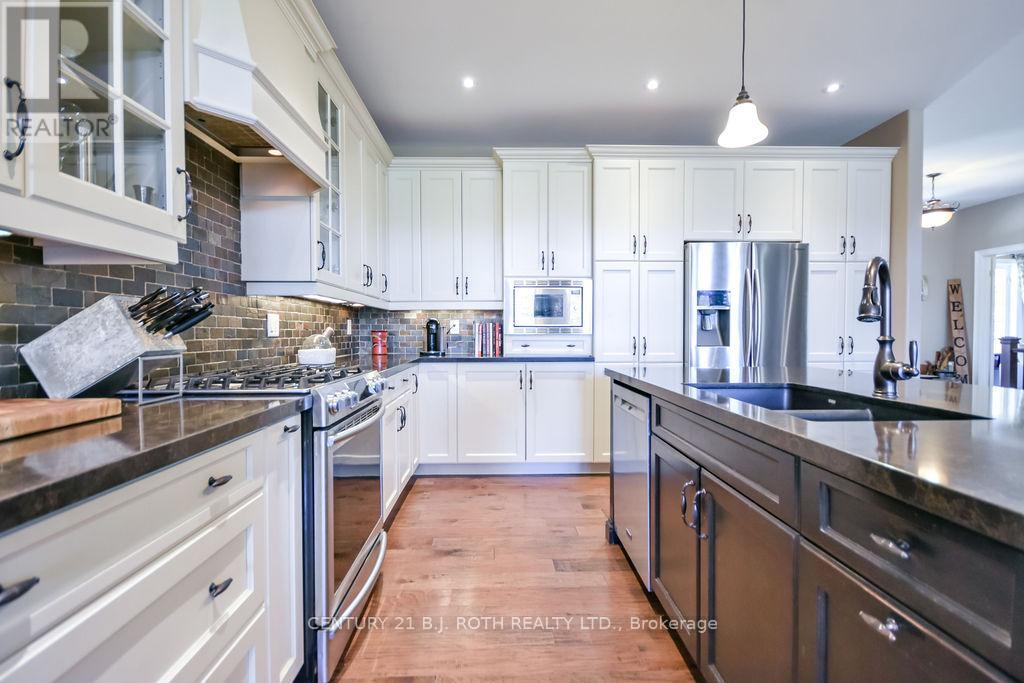2 Roy Hickling Drive, Springwater (Snow Valley), Ontario  L9X 0J2 - Photo 8 - S13159122