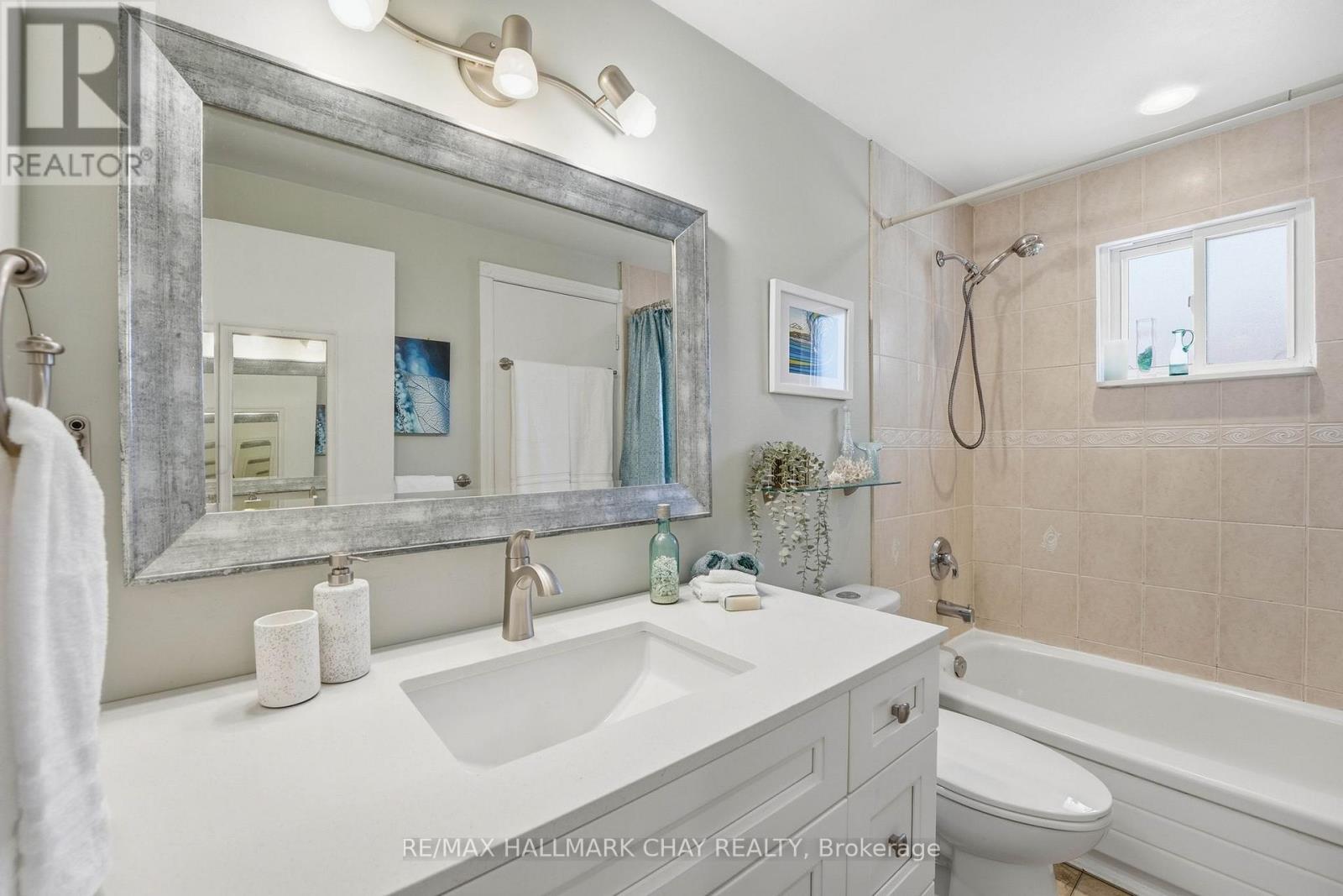 23 Gosney Crescent, Barrie (Painswick North), Ontario  L4N 6T6 - Photo 13 - S13159136