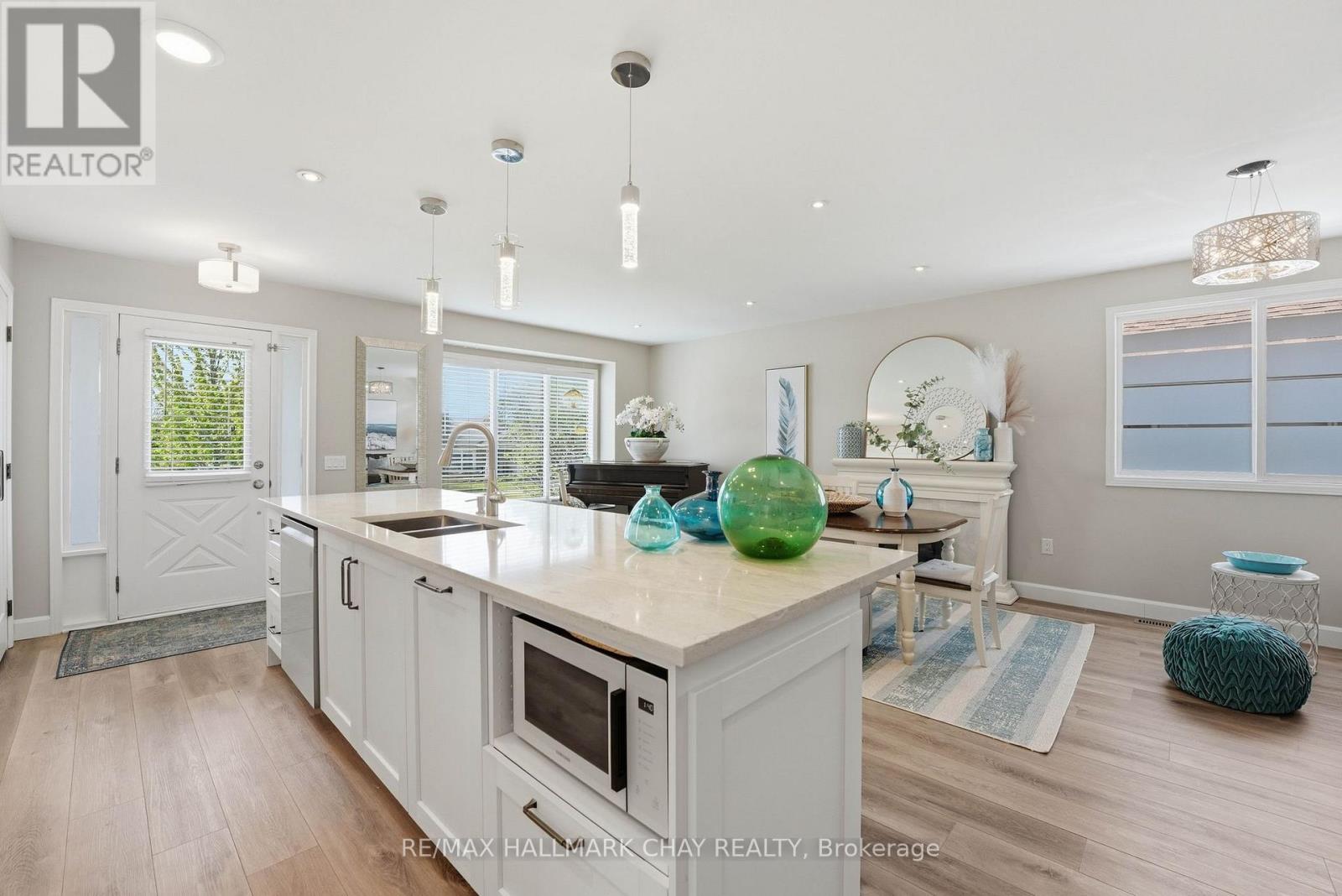 23 Gosney Crescent, Barrie (Painswick North), Ontario  L4N 6T6 - Photo 7 - S13159136