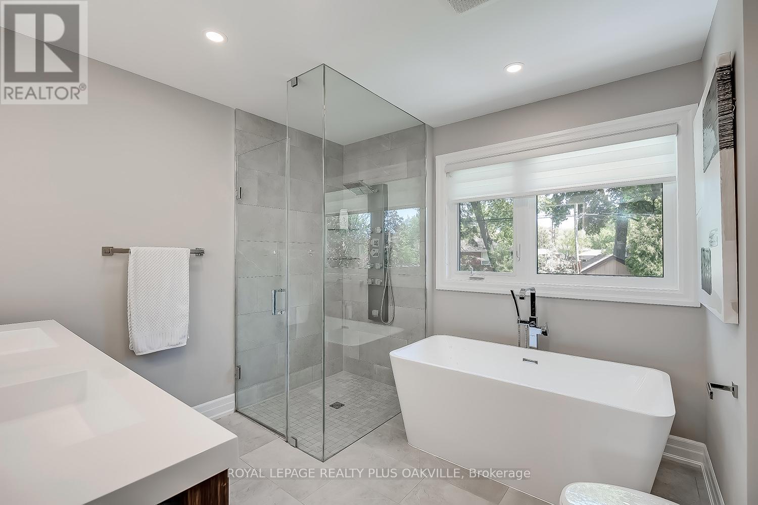 3531 Gallager Drive, Mississauga, Ontario  L5C 2N2 - Photo 21 - W13159068