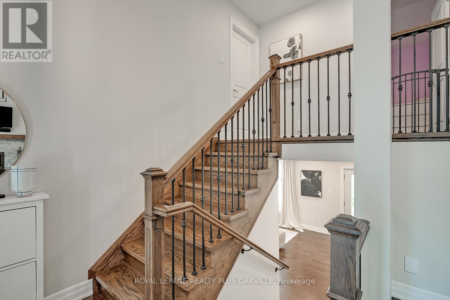 3531 Gallager Drive, Mississauga, Ontario  L5C 2N2 - Photo 3 - W13159068