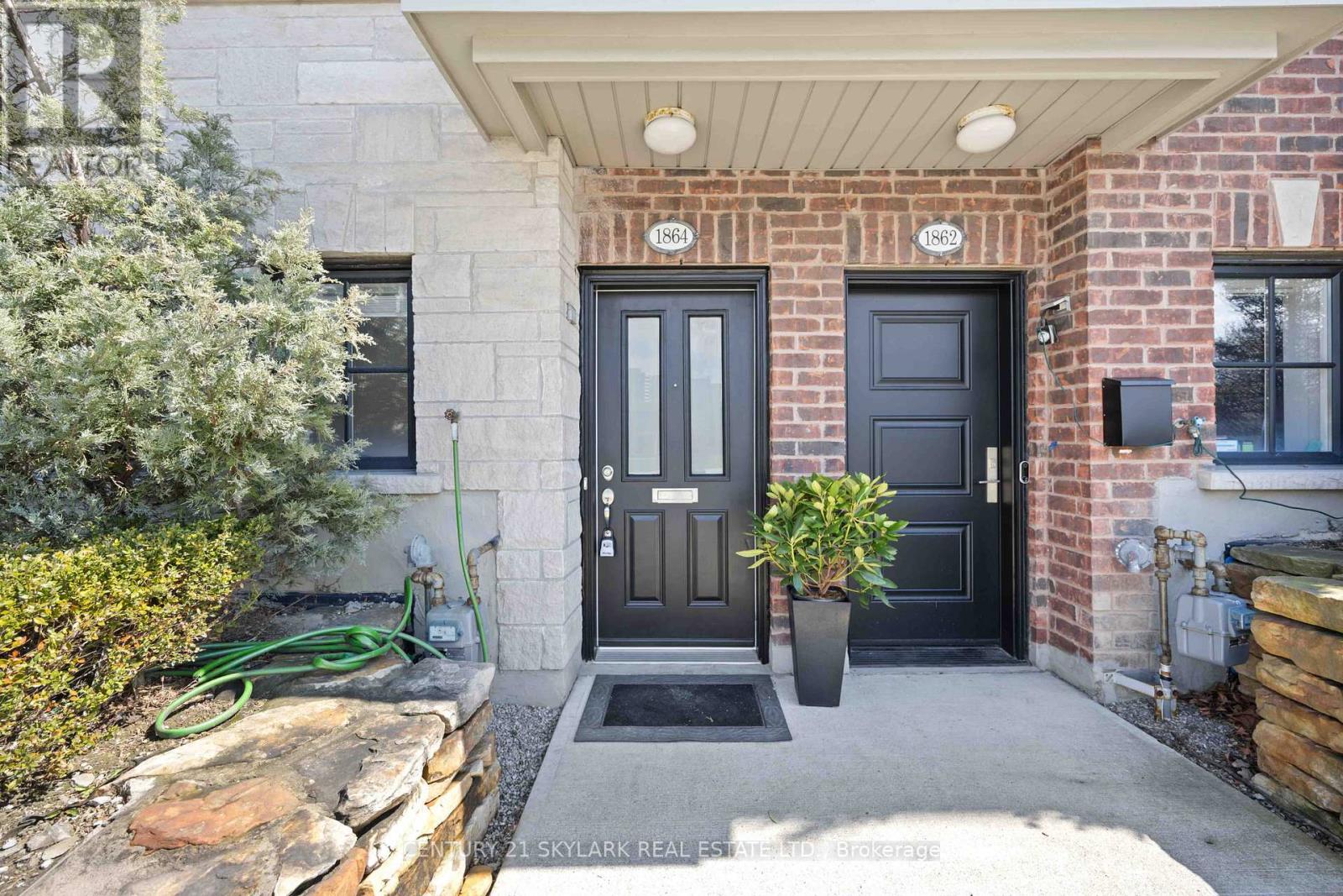 1864 Burnhamthorpe Road E, Mississauga, Ontario  L4X 2S5 - Photo 3 - W13159076