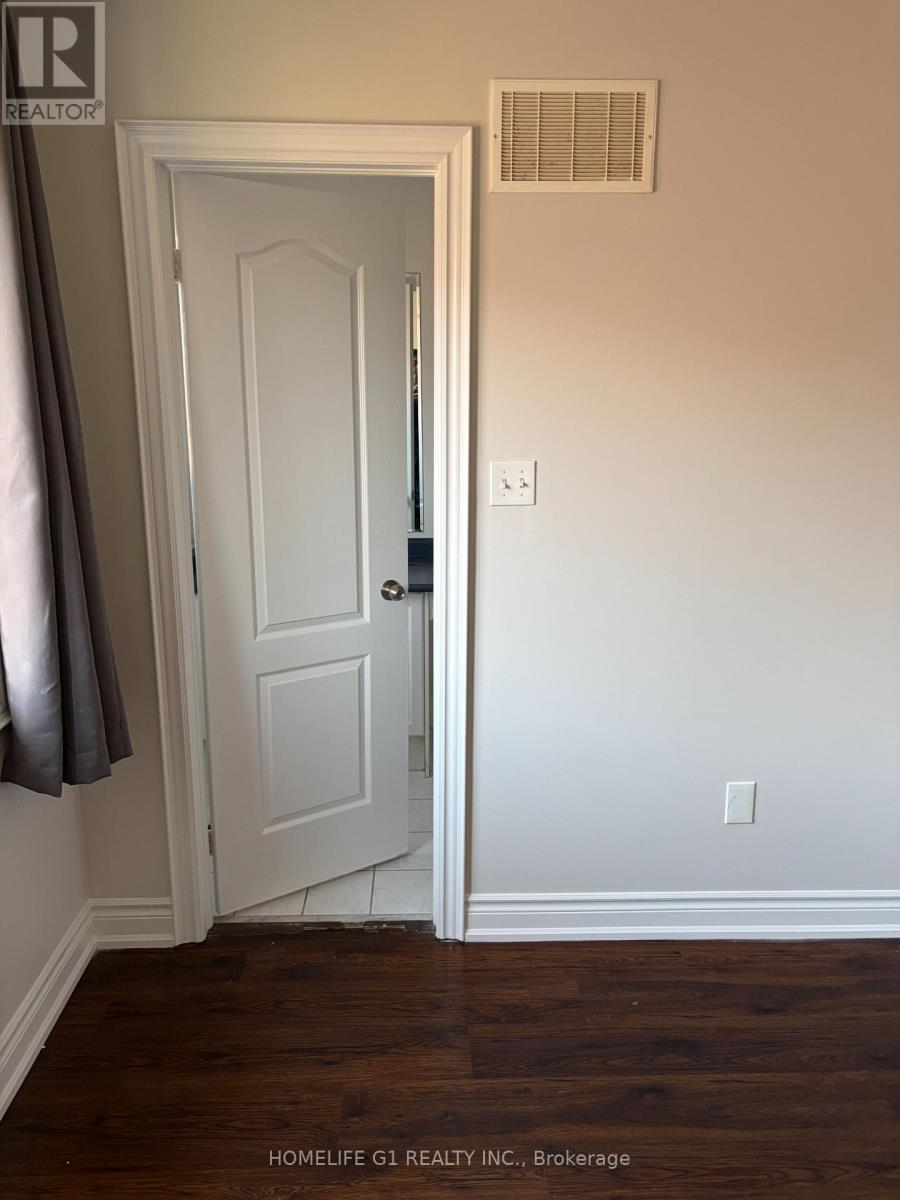 46 St Dennis Road, Brampton, Ontario  L6R 3W7 - Photo 12 - W13159124