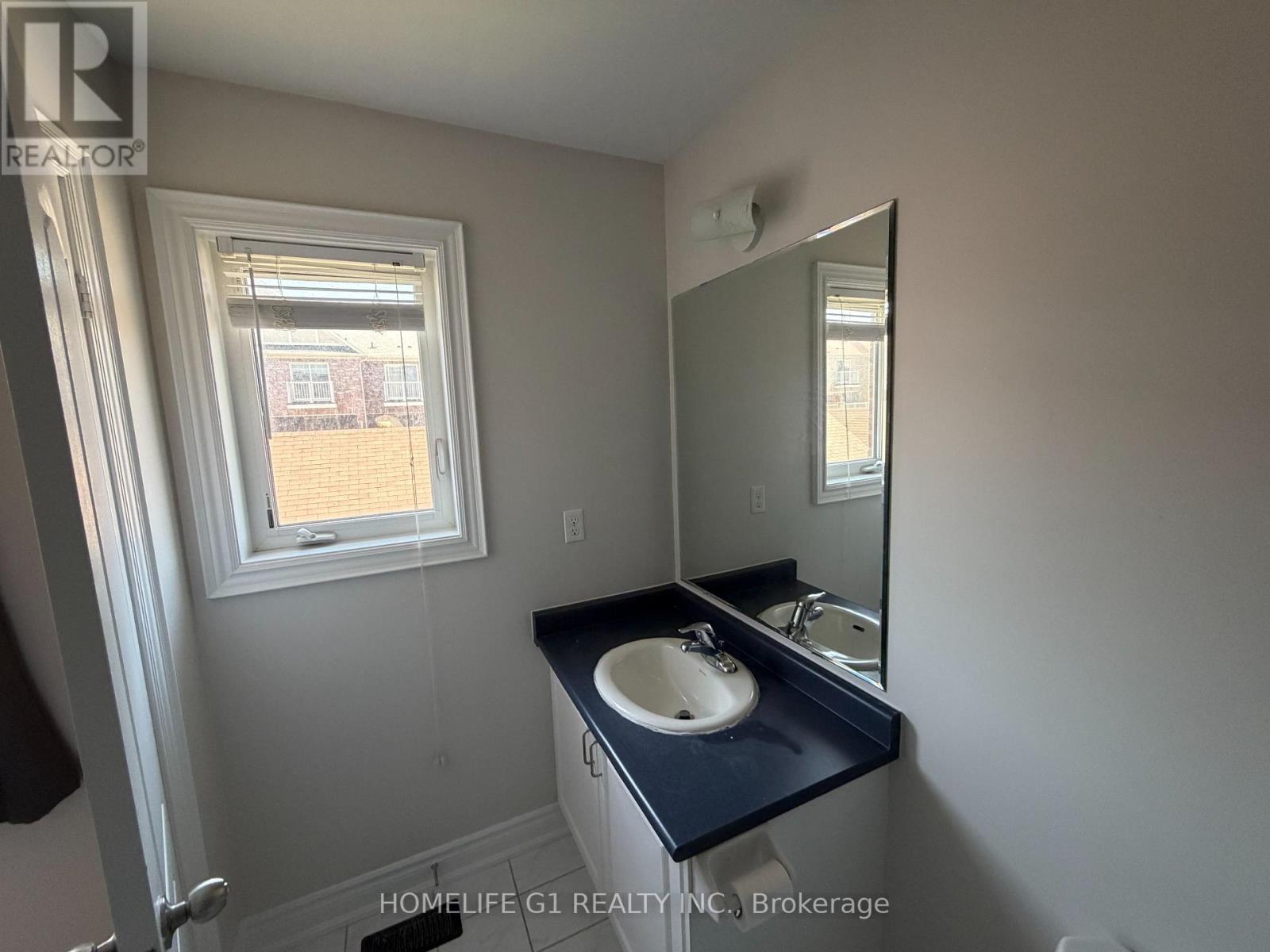 46 St Dennis Road, Brampton, Ontario  L6R 3W7 - Photo 14 - W13159124