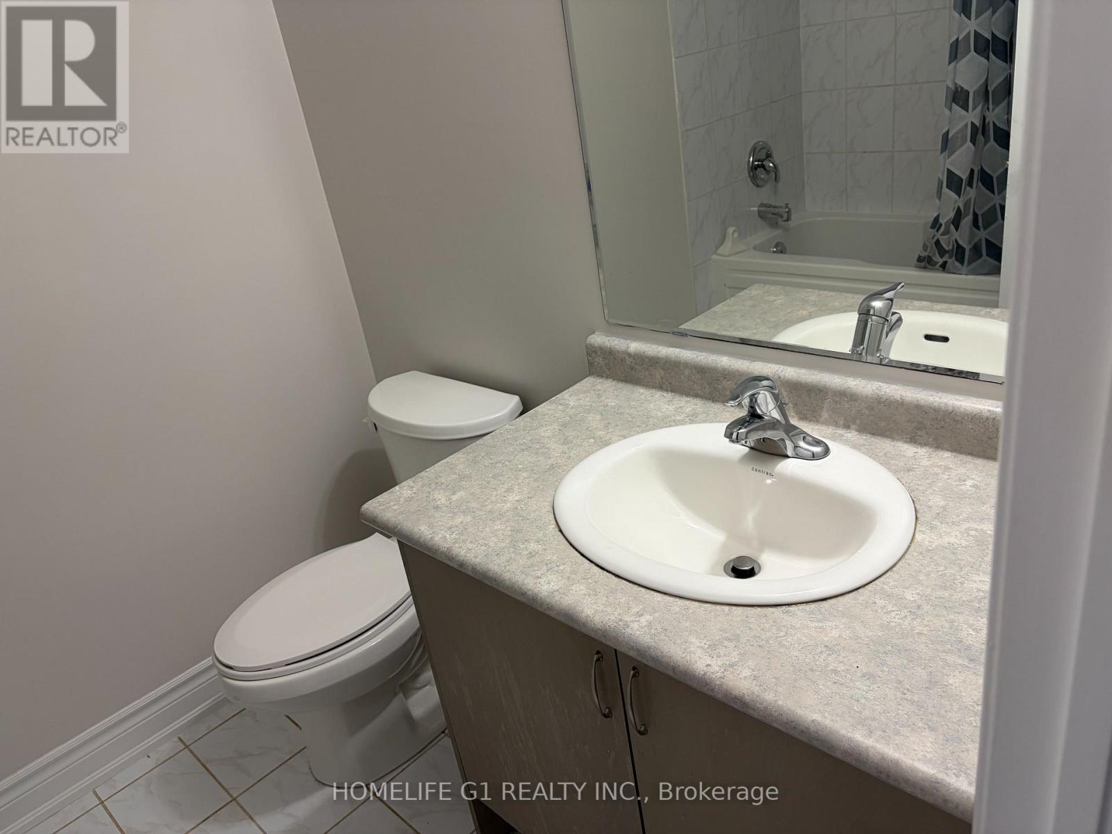 46 St Dennis Road, Brampton, Ontario  L6R 3W7 - Photo 7 - W13159124