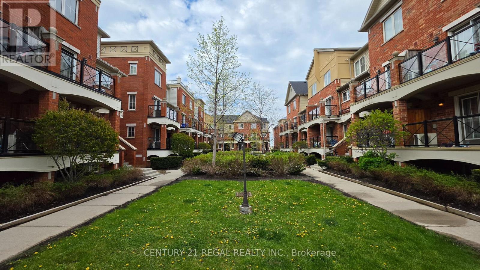 19 - 39 Hays Boulevard, Oakville, Ontario  L6H 0J1 - Photo 1 - W13159128