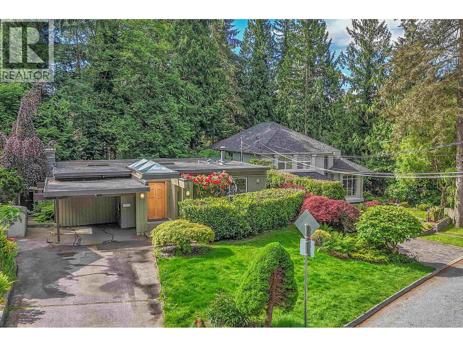 977 Belvedere Drive, North Vancouver, British Columbia  V7R 2C2 - Photo 2 - R3125961