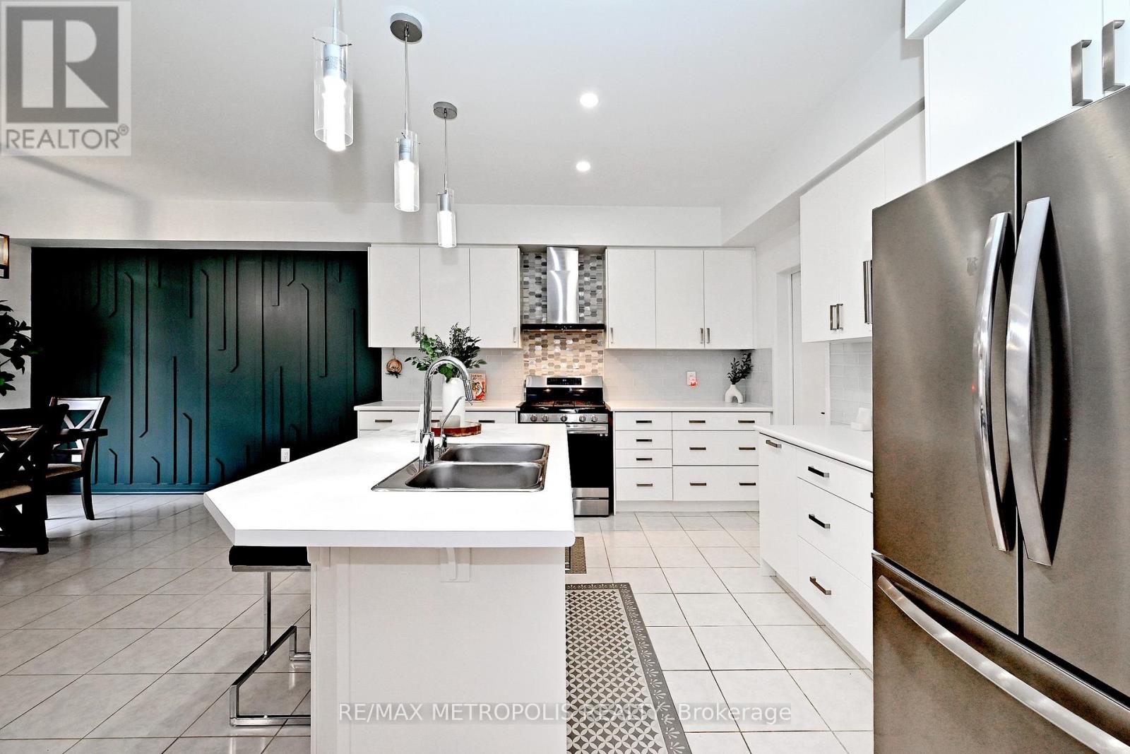 14 Jenner Drive, Brant, Ontario  N3L 3L3 - Photo 8 - X13159086