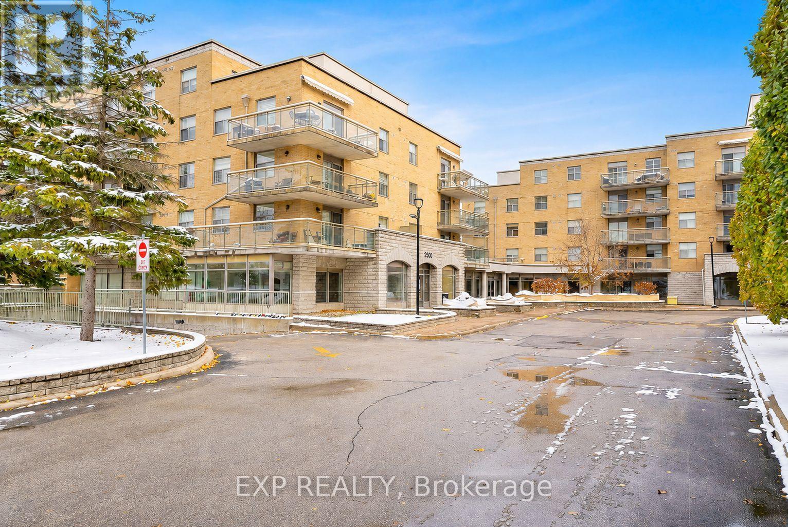 210 - 2506 Rutherford Road, Vaughan, Ontario  L4K 5N4 - Photo 3 - N13159106