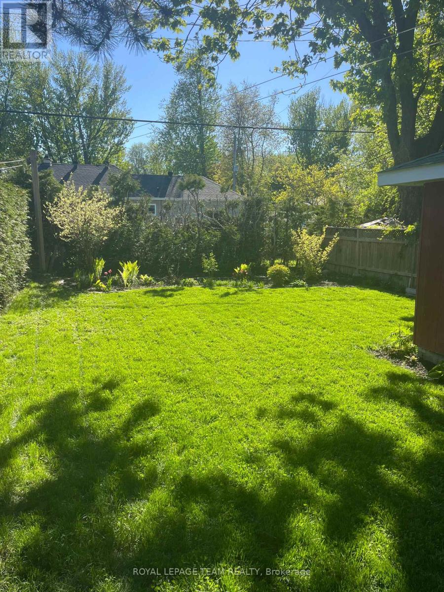858 Riddell Avenue N, Ottawa, Ontario K2A 2V9 - Photo 3 - X13154402