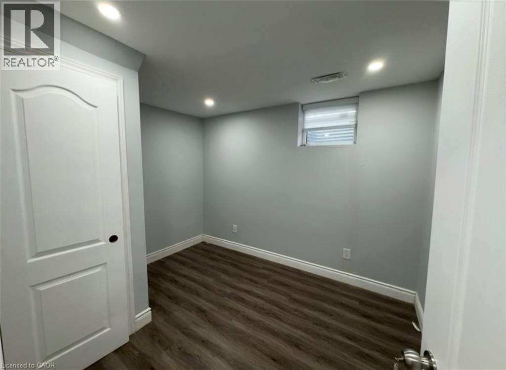 28 Timberlane Crescent Unit# Lower, Kitchener, Ontario  N2N 1S9 - Photo 3 - 40832107