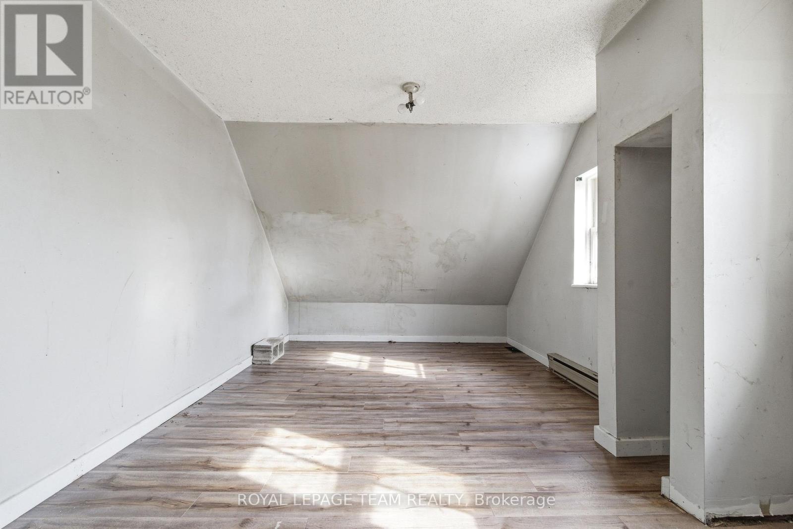 42 Bonnechere Street S, Renfrew, Ontario  K7V 1Z1 - Photo 22 - X13159142