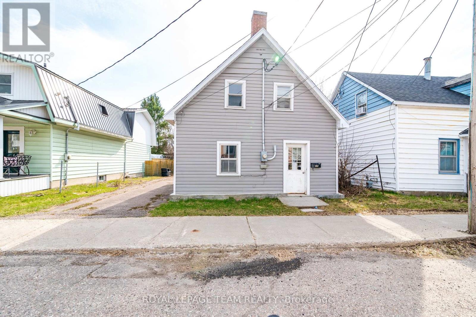 42 Bonnechere Street S, Renfrew, Ontario  K7V 1Z1 - Photo 3 - X13159142