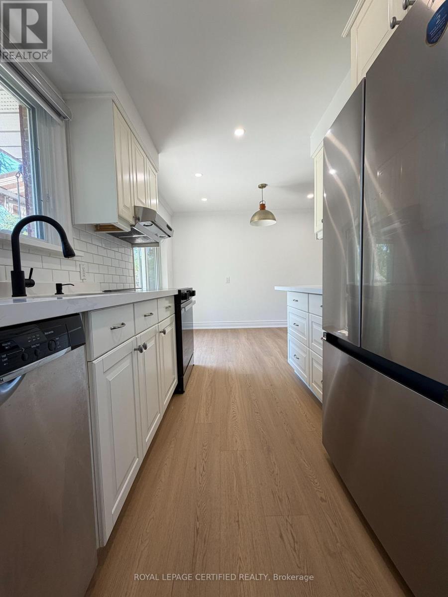 414 Third Line, Oakville, Ontario  L6L 4A5 - Photo 10 - W13159144