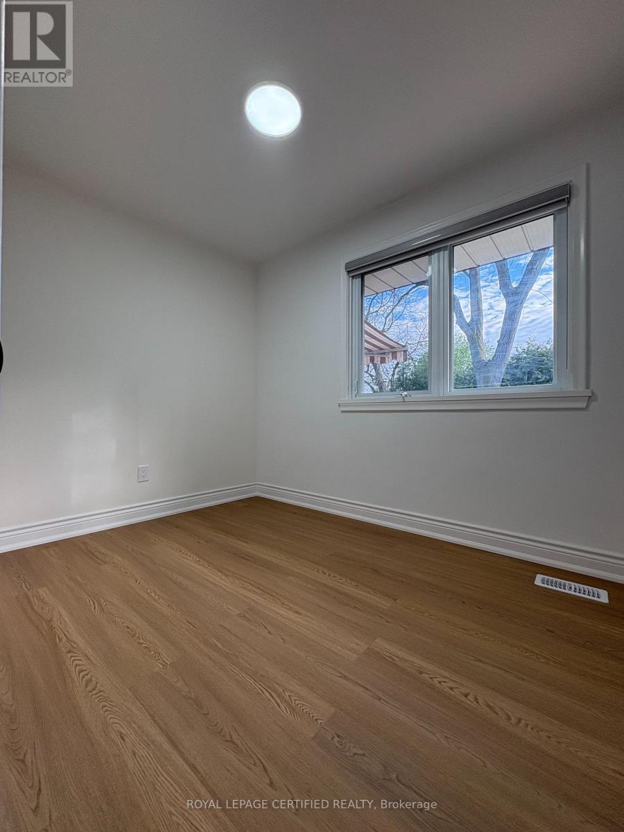 414 Third Line, Oakville, Ontario  L6L 4A5 - Photo 15 - W13159144
