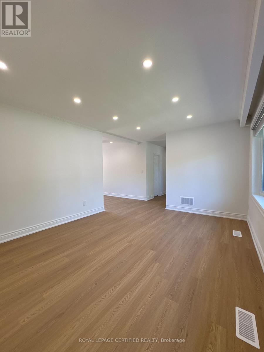 414 Third Line, Oakville, Ontario  L6L 4A5 - Photo 4 - W13159144