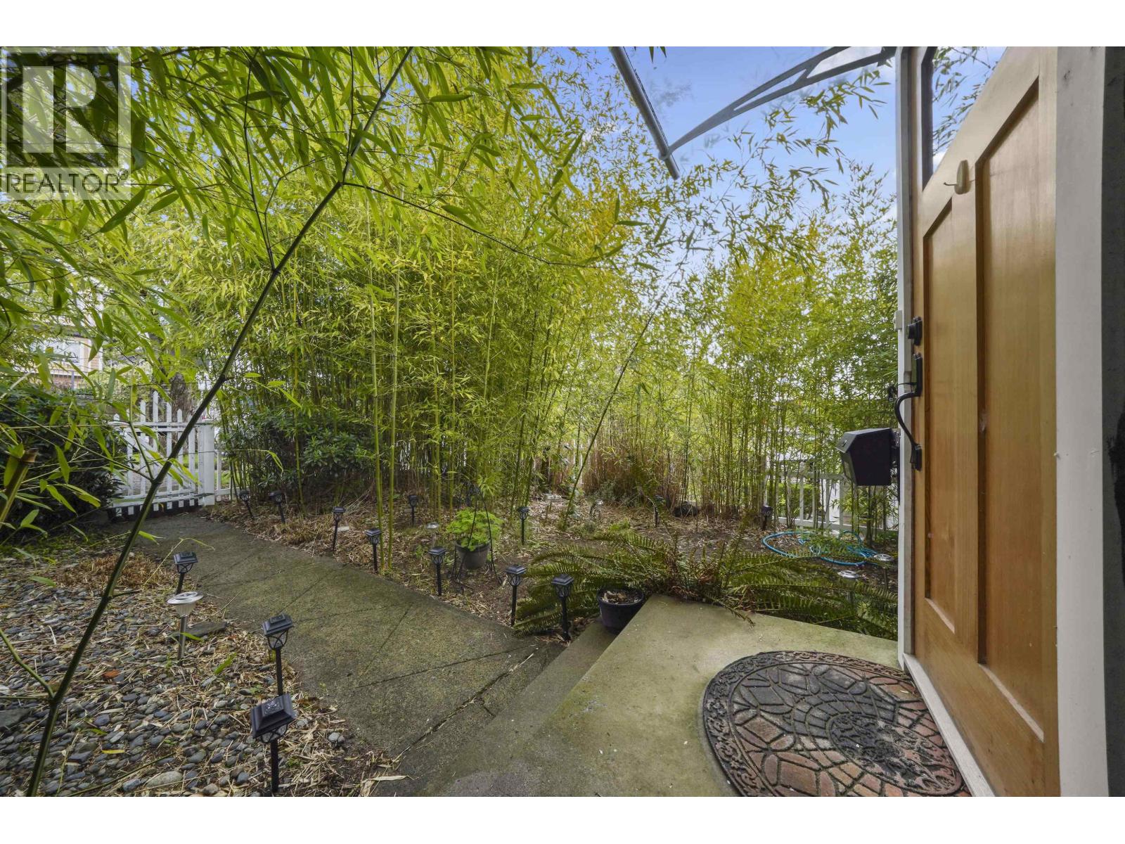 2850 E 6th Avenue, Vancouver, British Columbia  V5M 1R8 - Photo 2 - R3126670