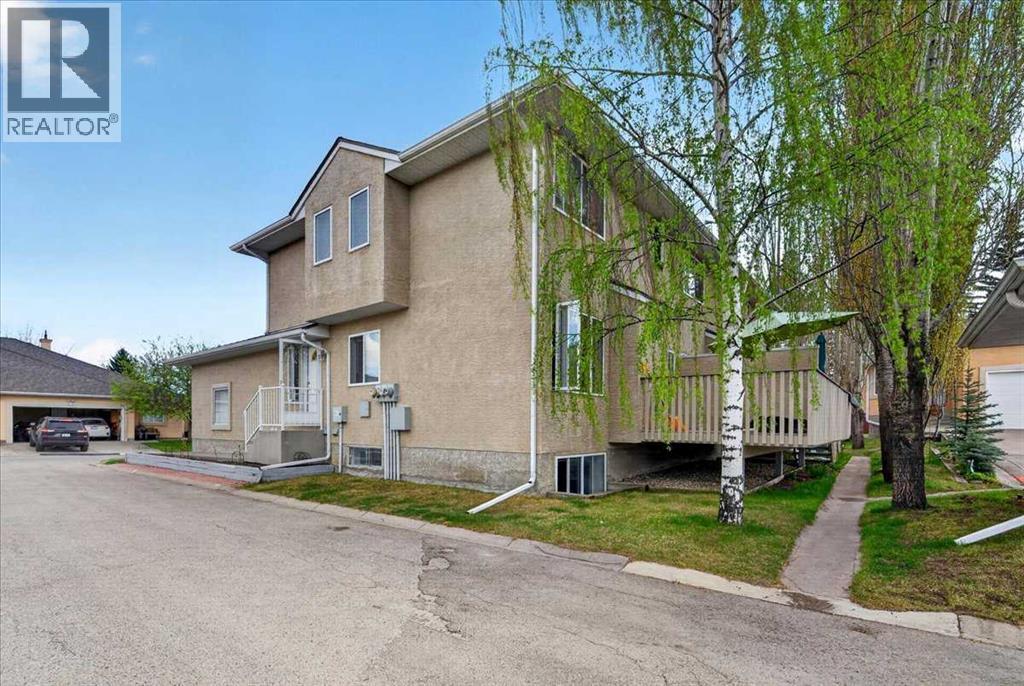 15 Cedarview Mews, Calgary, Alberta  T2W 6H8 - Photo 3 - A2312178