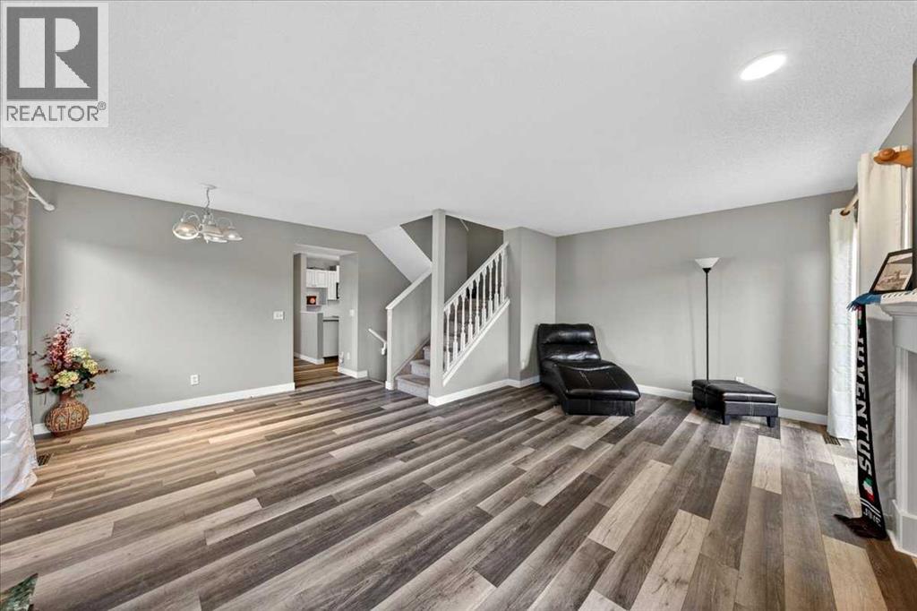 15 Cedarview Mews, Calgary, Alberta  T2W 6H8 - Photo 15 - A2312178