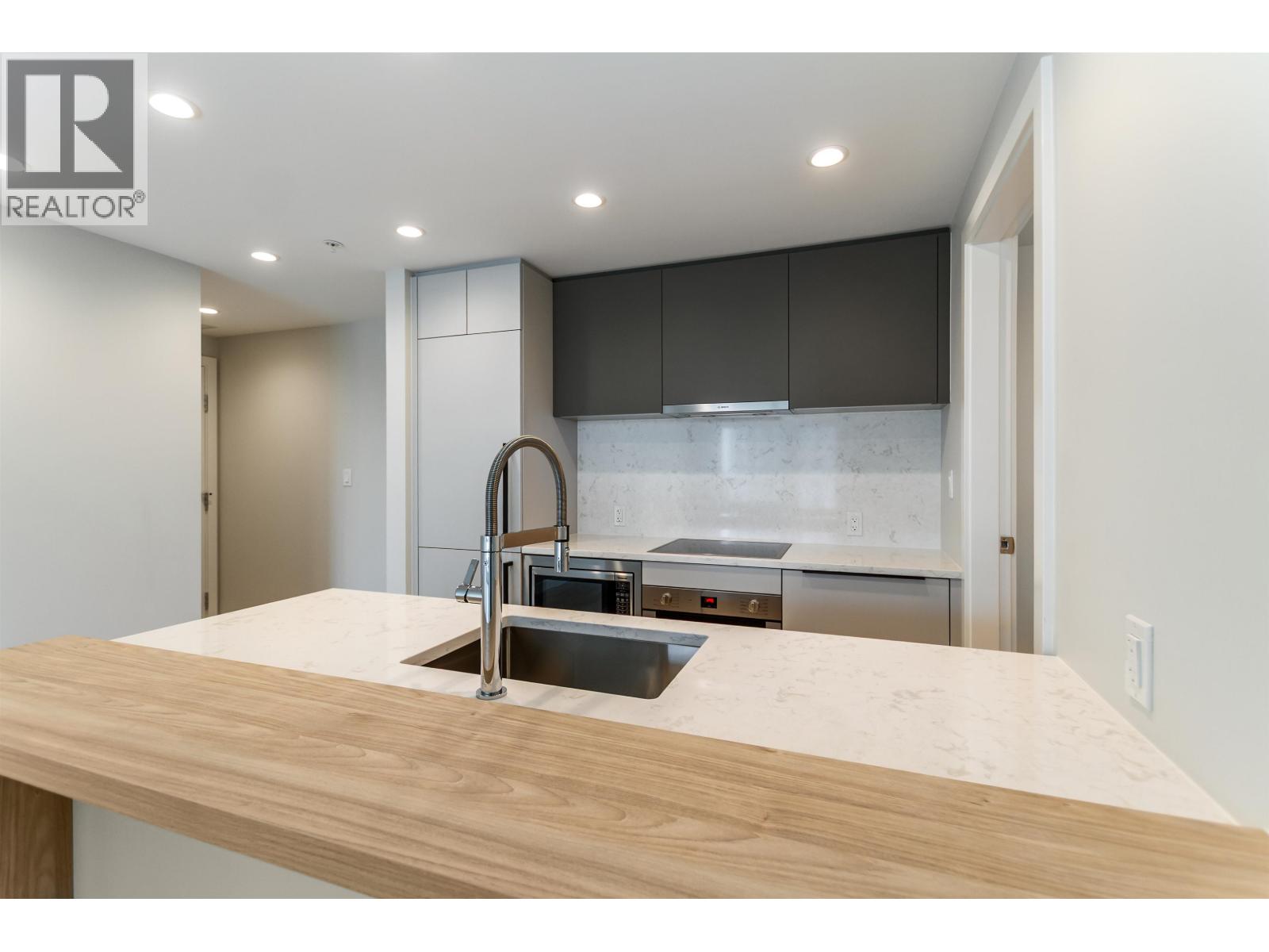 2010 567 Emerson Street, Coquitlam, British Columbia  V3J 0M8 - Photo 8 - R3126663