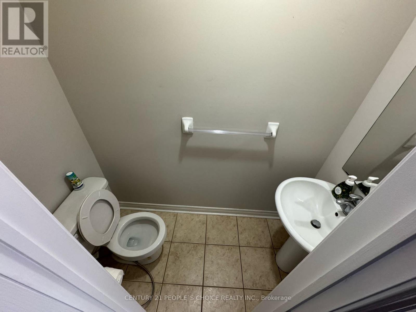 3704 Golden Locust Drive, Mississauga, Ontario  L5N 8N8 - Photo 4 - W13159156