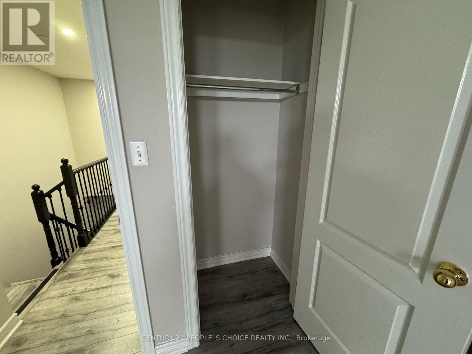 3704 Golden Locust Drive, Mississauga, Ontario  L5N 8N8 - Photo 9 - W13159156