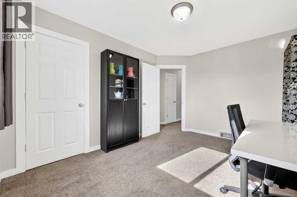 988 Prestwick Circle SE, Calgary, Alberta  T2Z 3X7 - Photo 28 - A2303541