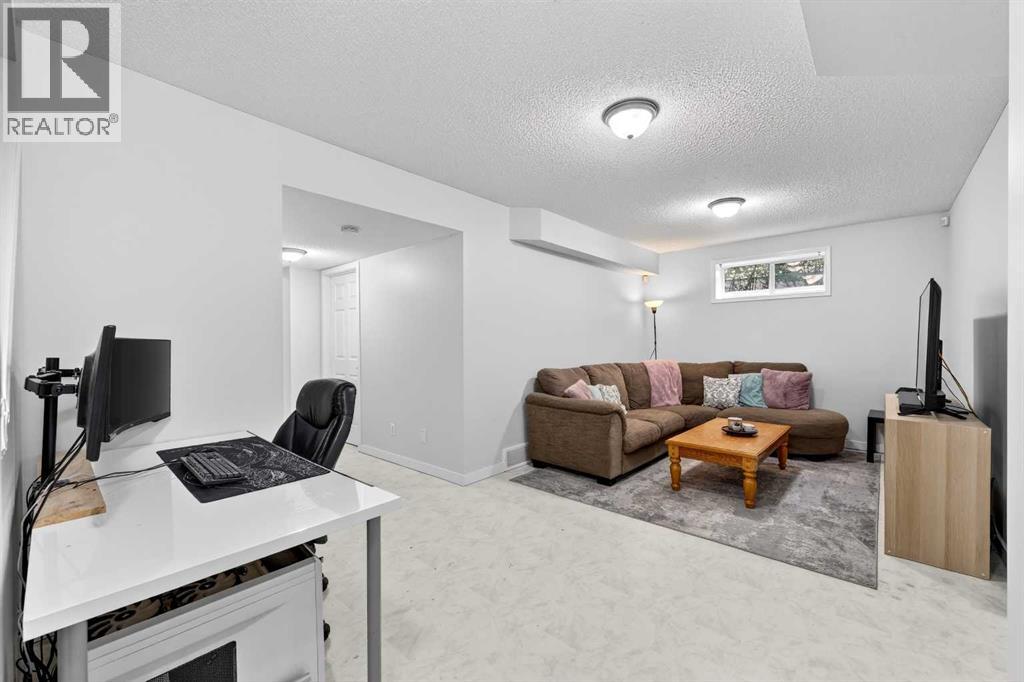 988 Prestwick Circle SE, Calgary, Alberta  T2Z 3X7 - Photo 33 - A2303541