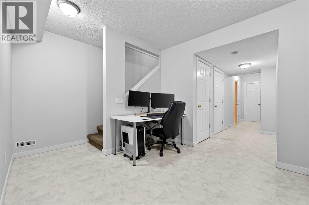 988 Prestwick Circle SE, Calgary, Alberta  T2Z 3X7 - Photo 37 - A2303541