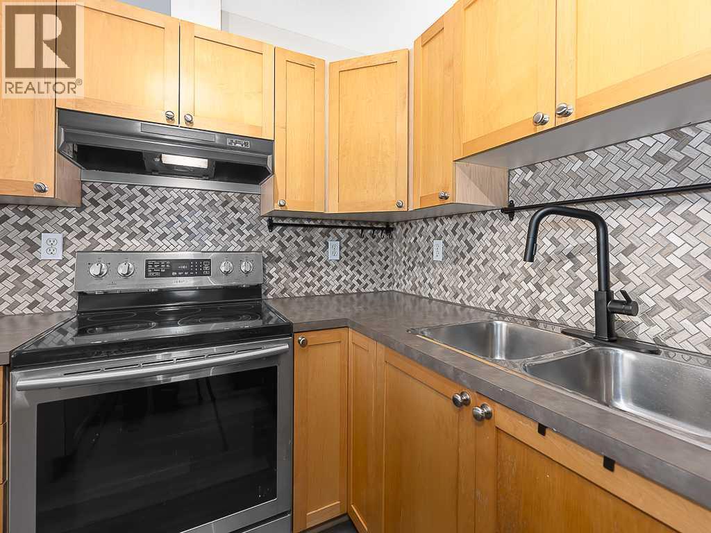 172 Simcoe Place SW, Calgary, Alberta  T3H 4T7 - Photo 8 - A2306968