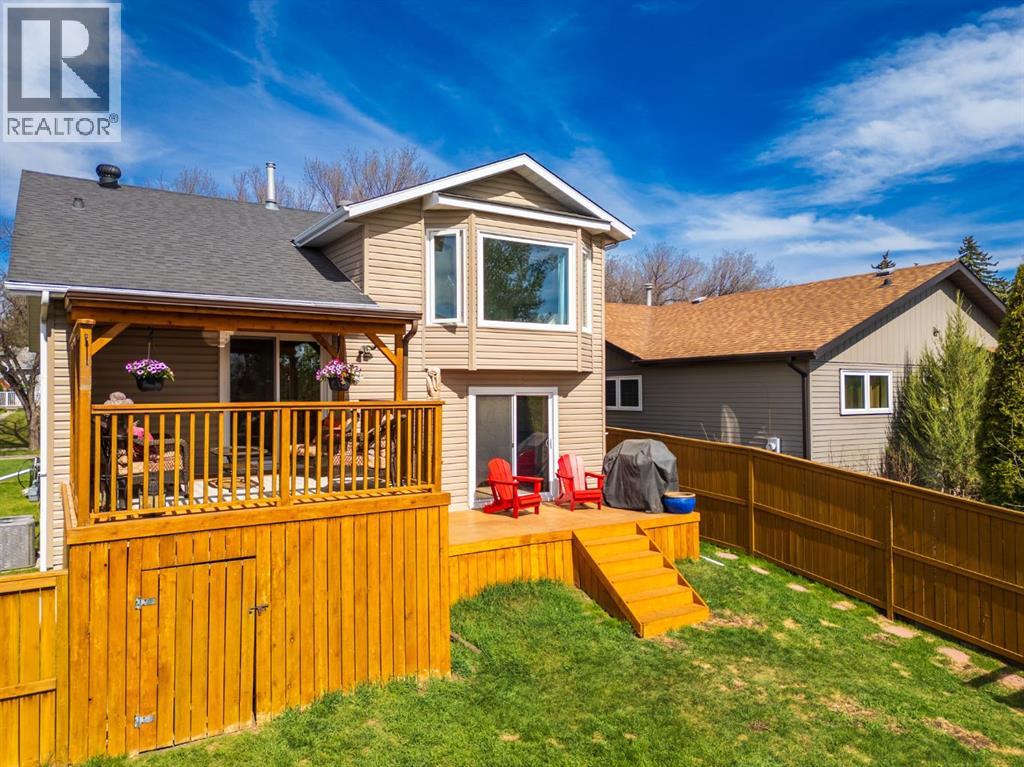 235 Deerview Drive SE, Calgary, Alberta  T2j 6w7 - Photo 3 - A2313339