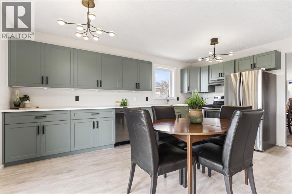 235 Deerview Drive SE, Calgary, Alberta  T2j 6w7 - Photo 17 - A2313339