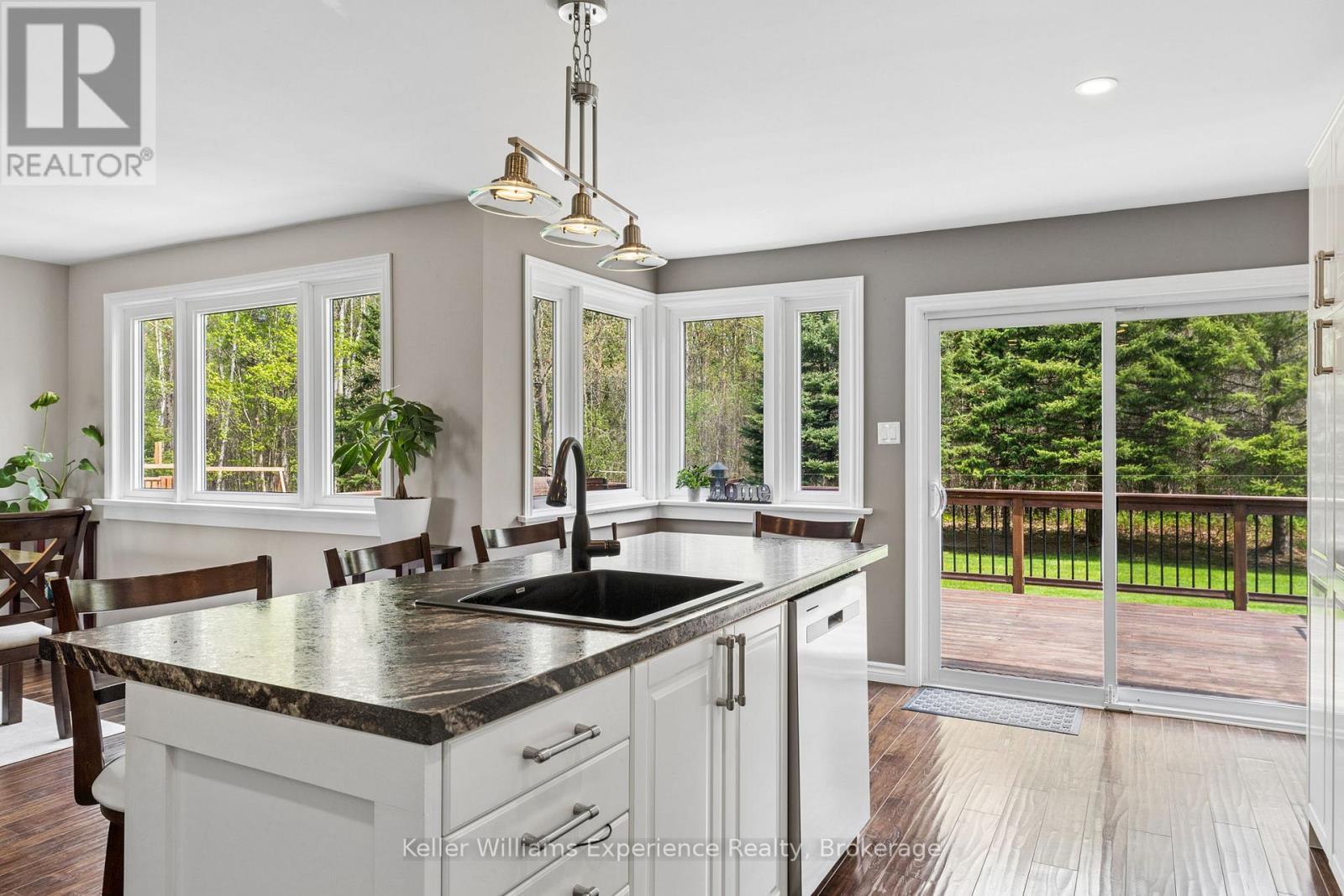 5525 Penetanguishene Road, Springwater, Ontario  L0L 1P0 - Photo 16 - S13154126