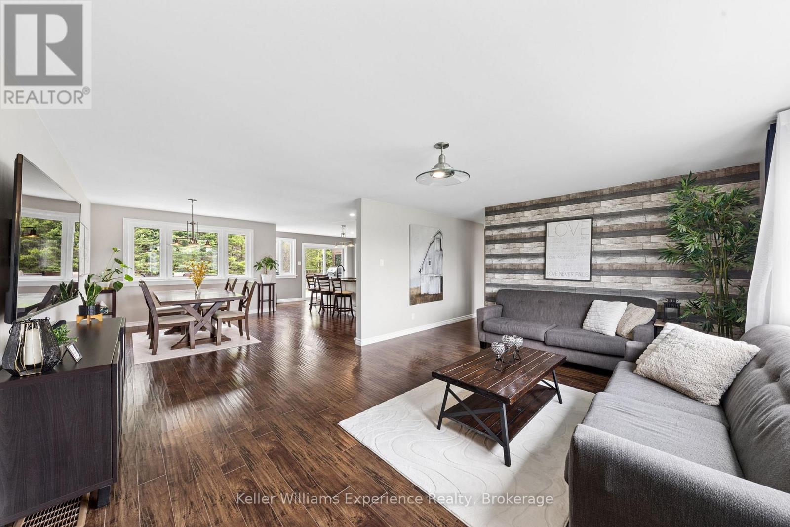 5525 Penetanguishene Road, Springwater, Ontario  L0L 1P0 - Photo 12 - S13154126