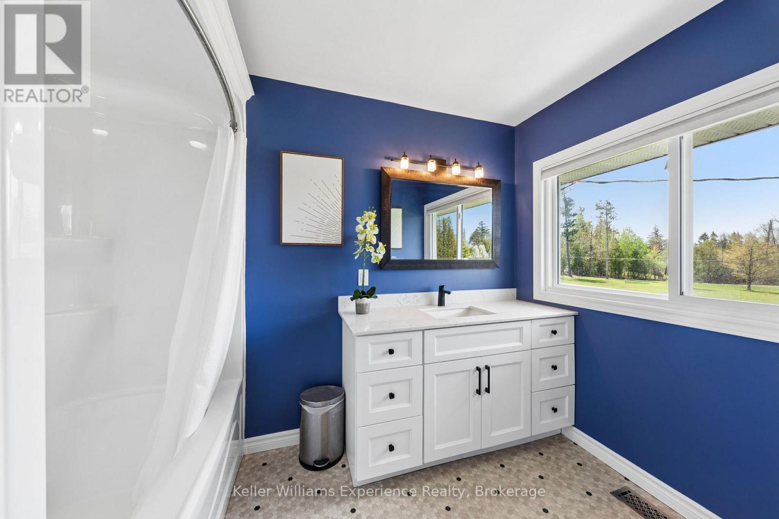 5525 Penetanguishene Road, Springwater, Ontario  L0L 1P0 - Photo 31 - S13154126
