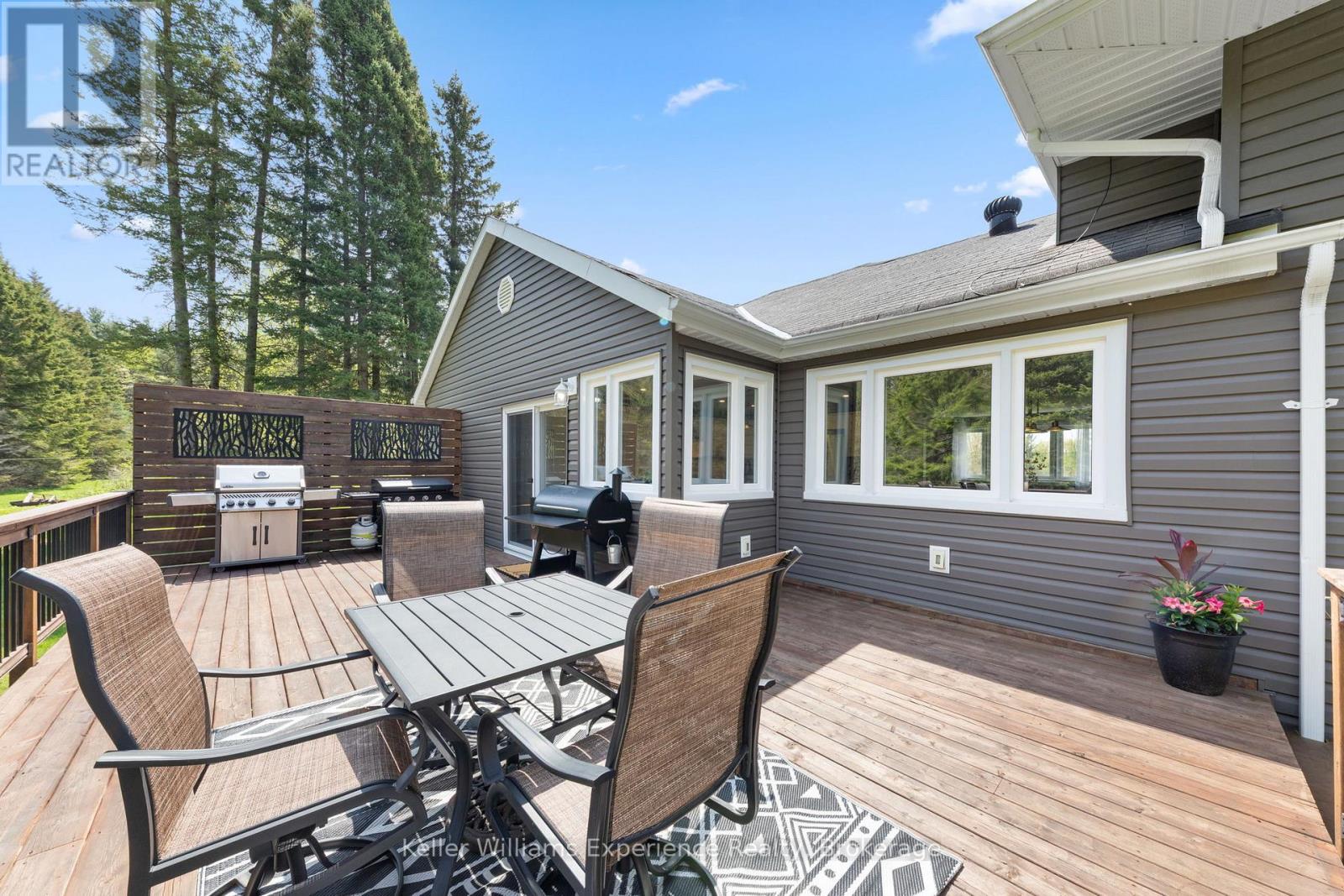 5525 Penetanguishene Road, Springwater, Ontario  L0L 1P0 - Photo 33 - S13154126