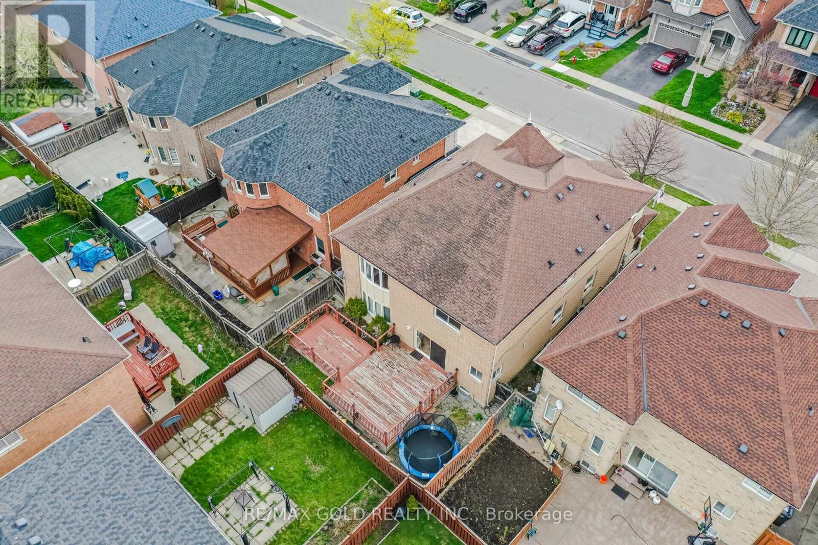29 Ocean Ridge Drive, Brampton, Ontario L6R 3K5 - Photo 48 - W12925784