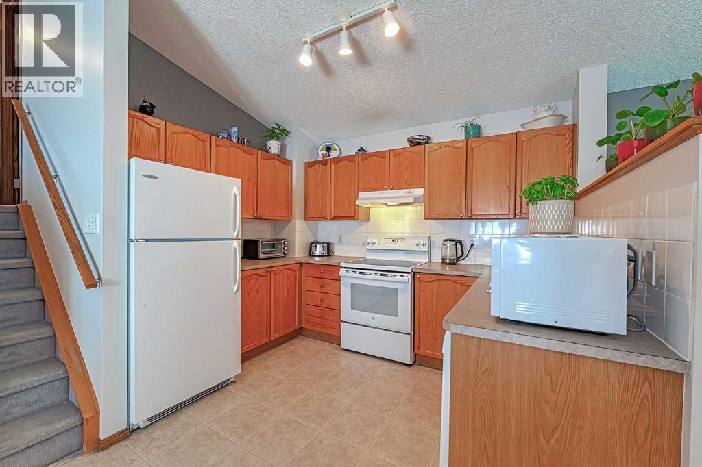234 Martinvalley Mews NE, Calgary, Alberta  T3J 4W3 - Photo 4 - A2313604