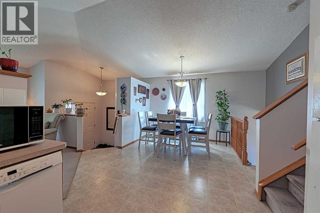 234 Martinvalley Mews NE, Calgary, Alberta  T3J 4W3 - Photo 7 - A2313604
