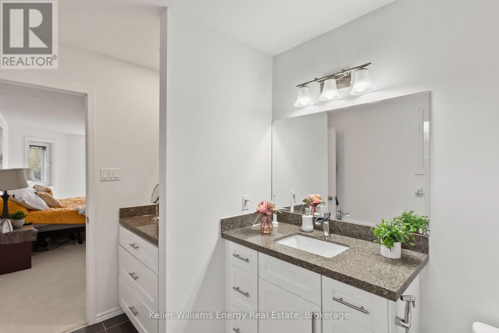 19 Farncomb Crescent, Clarington, Ontario  L1C 4L5 - Photo 25 - E13159254